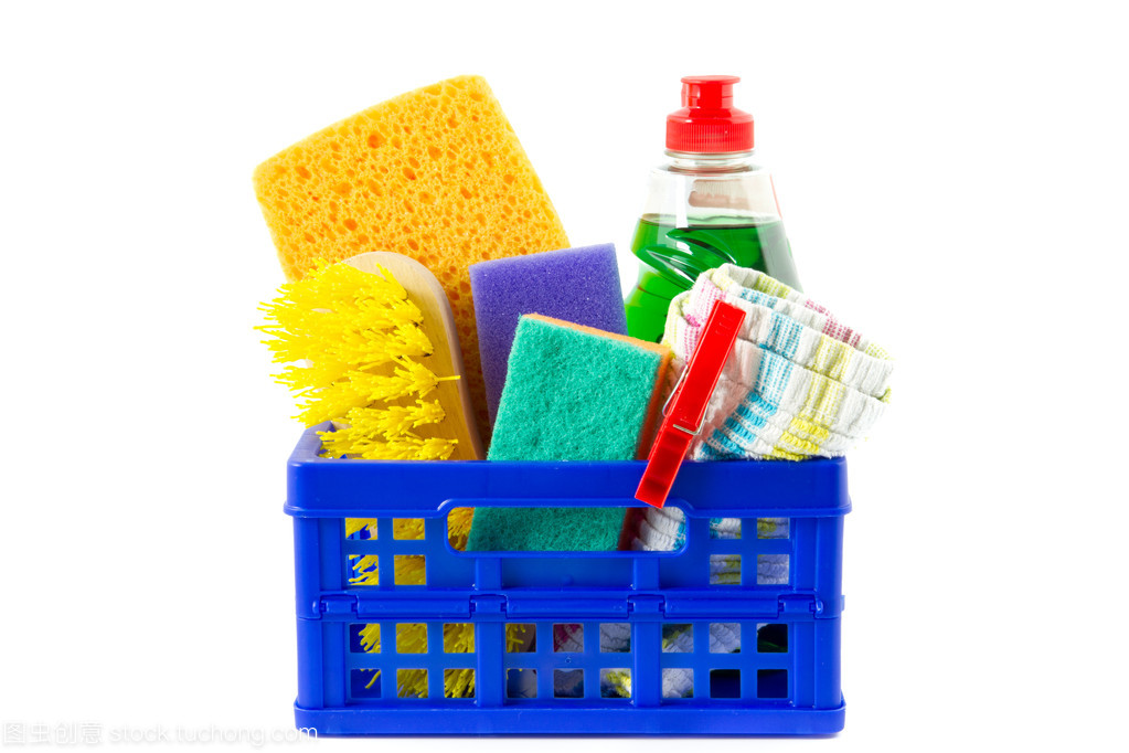 蓝色板条箱与清洁用品 高效洗涤的完美组合